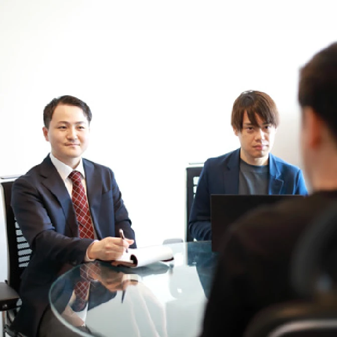 お客様と面談する税理士の写真